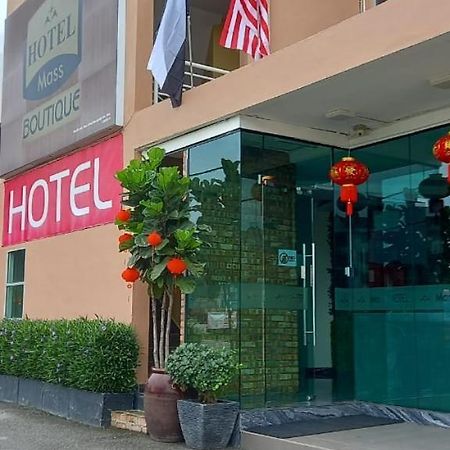 Mass Boutique Hotel Mentekab Bagian luar foto