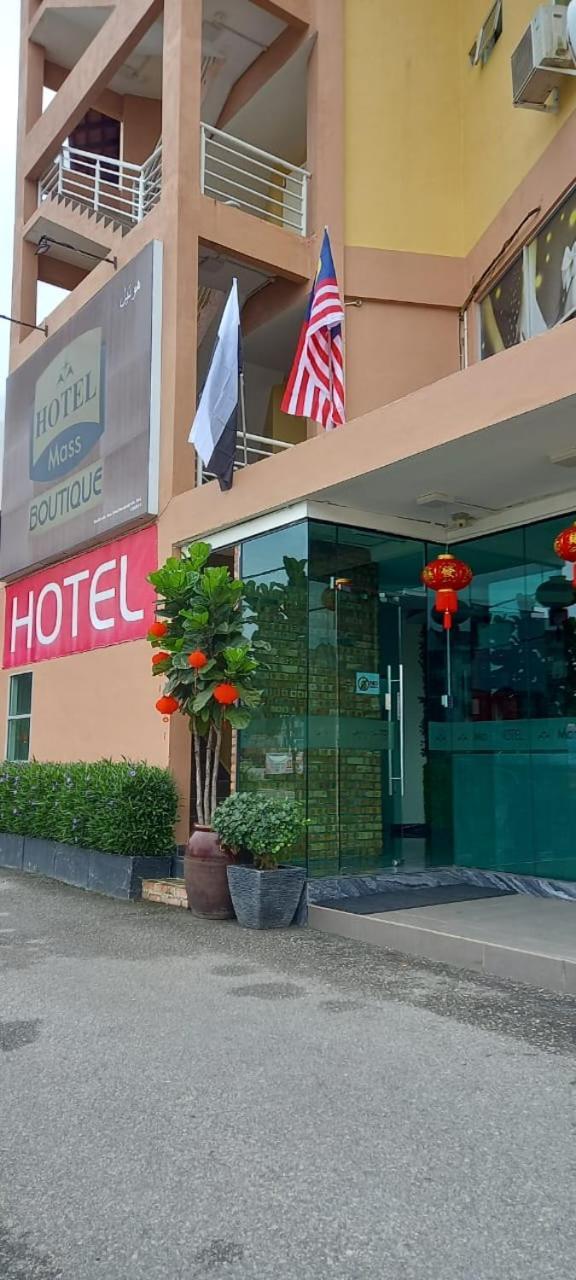 Mass Boutique Hotel Mentekab Bagian luar foto