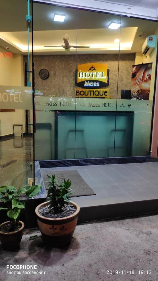 Mass Boutique Hotel Mentekab Bagian luar foto